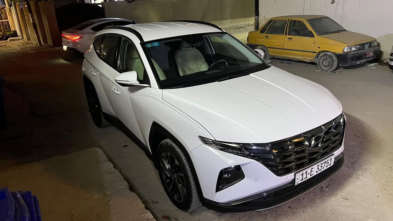 توسان موديل 2024
ماشية 41000
فول تحكم ستيرن حساس امامي خلفي  
كراسي كهرباء  اوتو هولد شاحن وايرلس
بيها بارد بسيط بالصندوك وبيها رصعة يم قبق البانزين الباقي مكفول السعر 215$
***********
