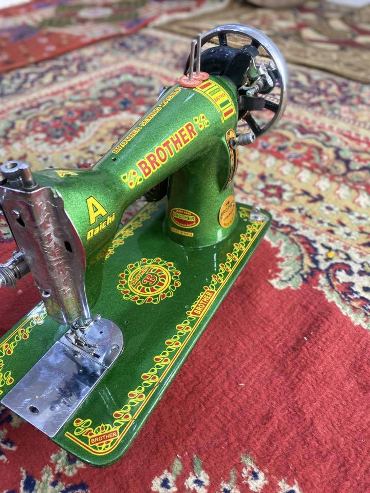 سلام عليكم  للبيع مكينه خياطه  لاستفسار نتصل عله رقم ***********
