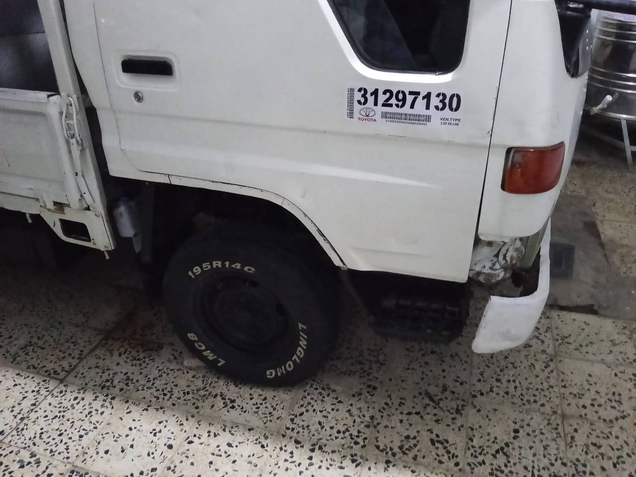 داينة موديل 96محرك كير اكسل شرط لاصرف ولا صوت مجفت جديد نوزل جديد تعمير كامل شاصي مكفول من اي عيب رقم كركوك مكان السيارة ديالى الغالبية 
السعر 45وبيها مجال الي ما يعجبة السعر يعبر المنشور التواصل مع الرقم 
***********
