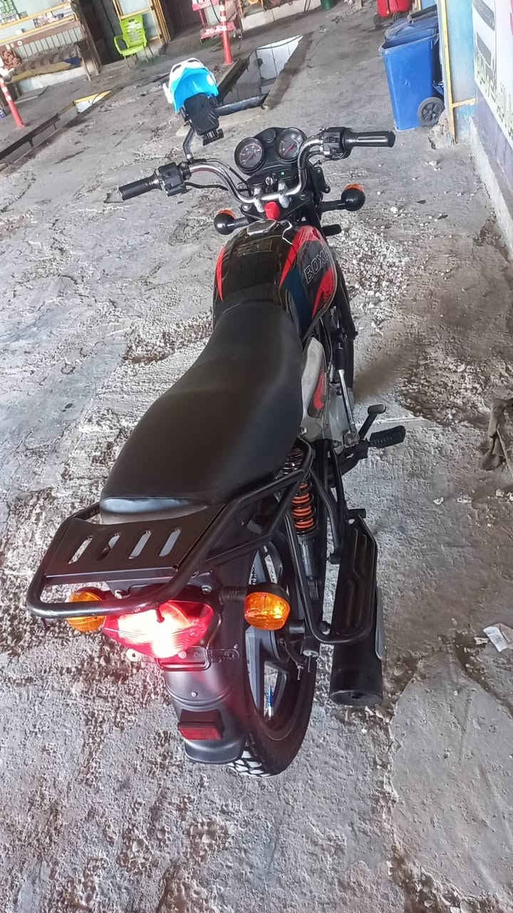 بوكسر كلاسك مديل 23 طالعه بل 25 سكنر  فول نضافه جديده و جاهزه مجهزه كهربائيات كلها شغاله  سعر  800وبيه مجال.   ( ***********)نجف كوفه
