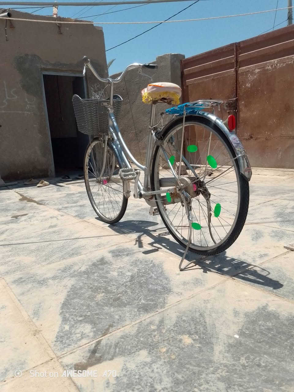 سلام عليكم باسكل للبيع حجم 27 نظيف بلادي تايراته نظيفات باسكل جاهز من كل شيء ربع مال ذب عليه بايسكل جاهز من كل شيء برقه ما تذب عليه مكان ديوانيه قضاء السنيه السعر 95 وبي مجال والشراي بيه خير ويتدلل بيع مستعجل////.   ***********

