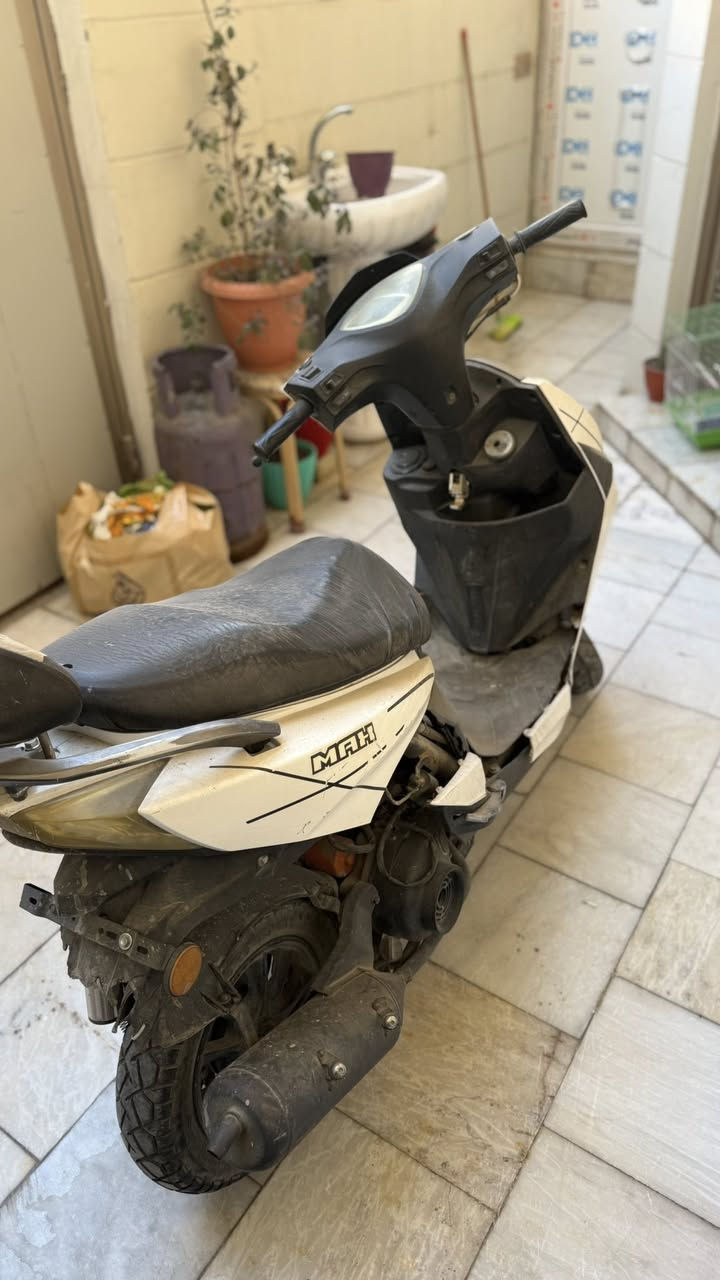 دراجة اف اس محرك ياباني
بيع مستعجل الكهربائيات كلها شغالة الكفرات اكو كم قطعة  مكسرة مثل ما موضح بالصور والمحرك يحتاج تجفيت قيم واخذ 
مكانها كربلاء حي الموظفين


**إذا كنت صاحب هذا الإعلان وتريد حذفه لأي سبب، رجاءا أرسل رسالة إلى الدعم الفني**