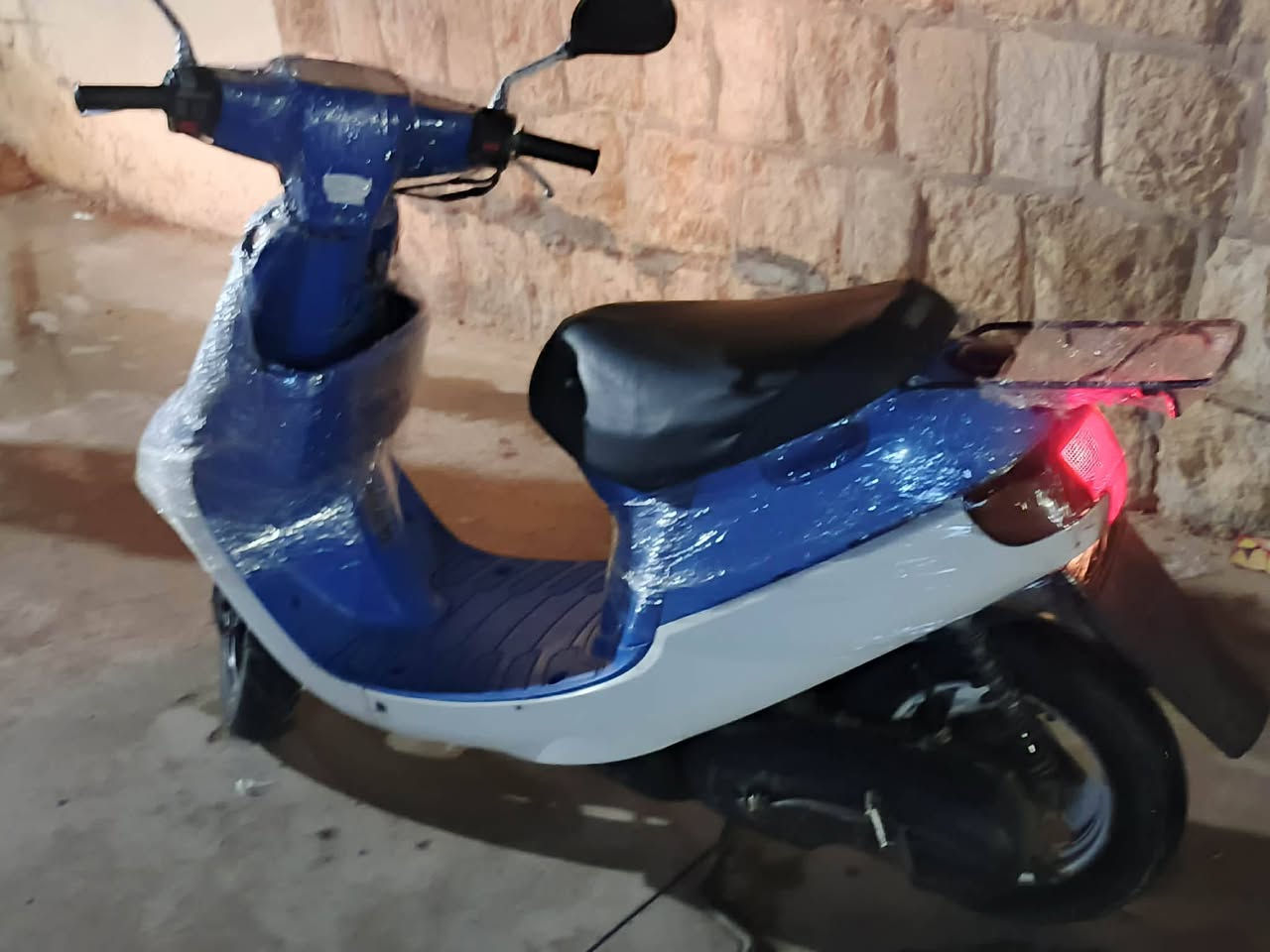 السلام عليكم ماطور بوتين دبل سكريته شرط معدل  شاصي شرط  ويايرمنيه شغاله السلف بس تصرف علي شغله( 5)الف 250 ***********
