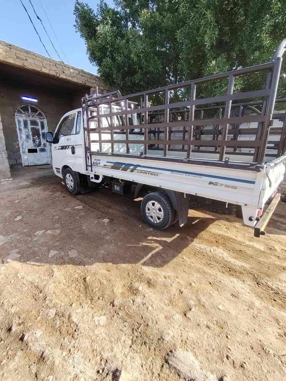 السلام عليكم كيا بنكو 2025 بدون سستم
ماشية 6000 رقم قادسية بليتة دوشمة جاهزة محجر 
مكاني الديوانية السدير 
السعر 170 وبيها مجال 
علما مكلف بنشر 
مالك المركبة ***********
