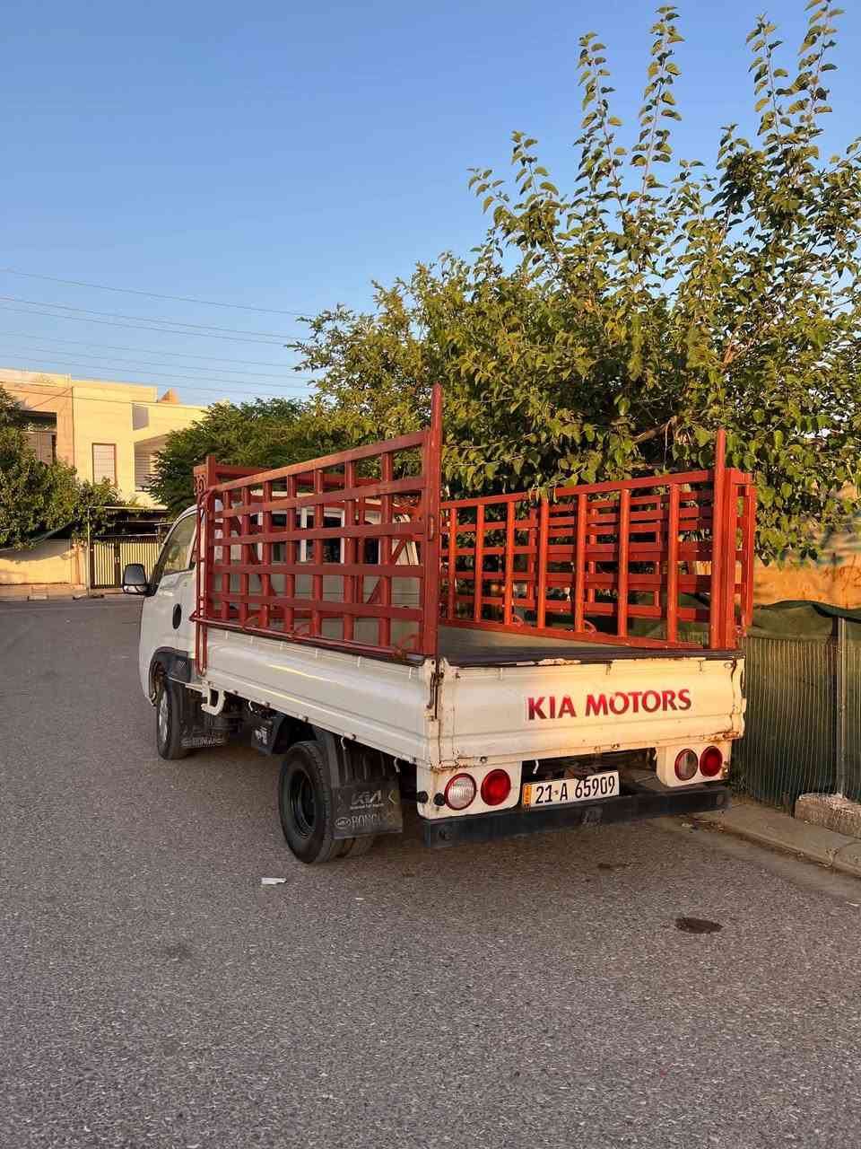 کیا دوو تەنی ۲٠۱۲مەکینە ۲۷٠٠ گیڕو مەکینە بەشەرت  بن دوسەی لیدانی هەیە هەیە پیشی بویاعە لەگەڵ هەردوو  دەرکای تیکمەو شانو سەقف بە شەرت سەنەوی بەسەر جووە  شوین هەولیر ٠۷٥۱٠٦٤۲۷۱٥
