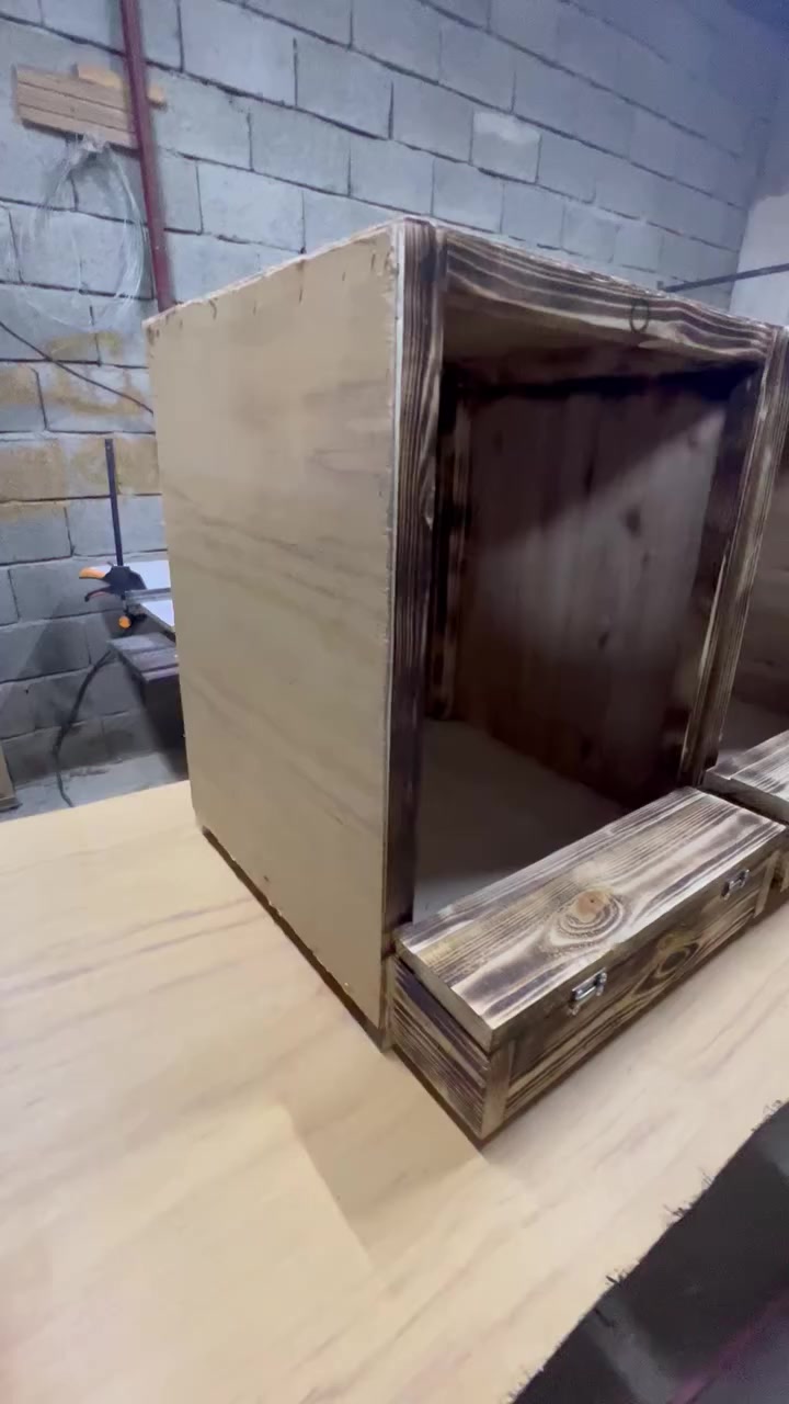 شغل حسب الطلب
كشوانيه لهراتيات يرهم جميع دجاج 
بوكس لا يكسر بيض 
ارتفاع 60سم
عرض 30سم
نزال40 سم
كركوك قرب جسر ولاده 
***********
