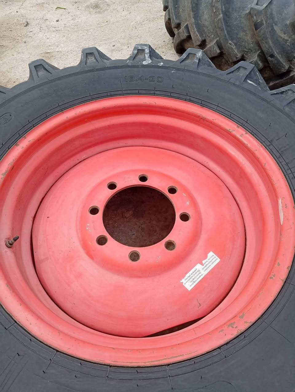 تايرات حاصوده 30البيع انتصال على رقم ***********
