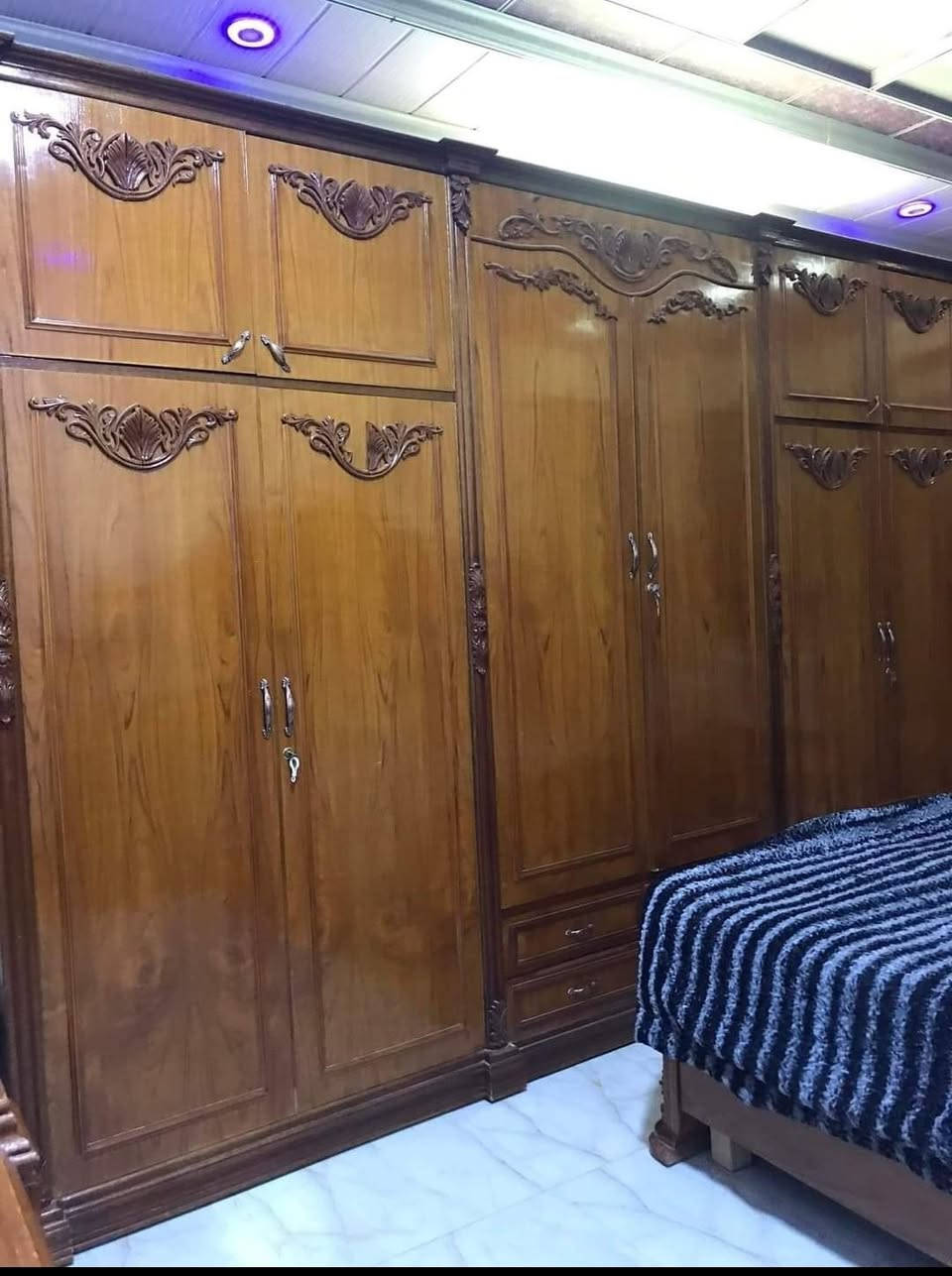 للبيع السعر مليون و٦٠٠ توصيه خشب زان ثقيل حيل غرفة ضخمه عرض ميز تواليت مترين مكاني موصل


**إذا كنت صاحب هذا الإعلان وتريد حذفه لأي سبب، رجاءا أرسل رسالة إلى الدعم الفني**