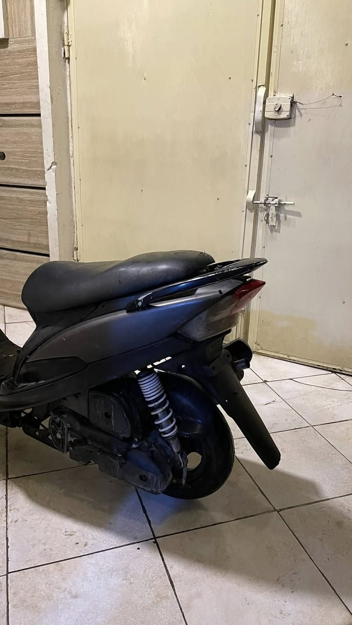 السلام وعليكم ماكس عدله كامله مكمله مكينه ناعمه خير من الله شلعه معدل لا صوت ولا نضوح ولا تبخير 
كهربائيات شلع شغالات 
يرادله باتري بس اطيه الك انته اشد 
نقصه بريك امامي فقط
سكنات اشاير لايت عالي ناصي بك لايت سلف دشبول كله شغال
مكاني الدوره البوعيثه 
***********
 سعره 475 وبيه مجال لشراي
