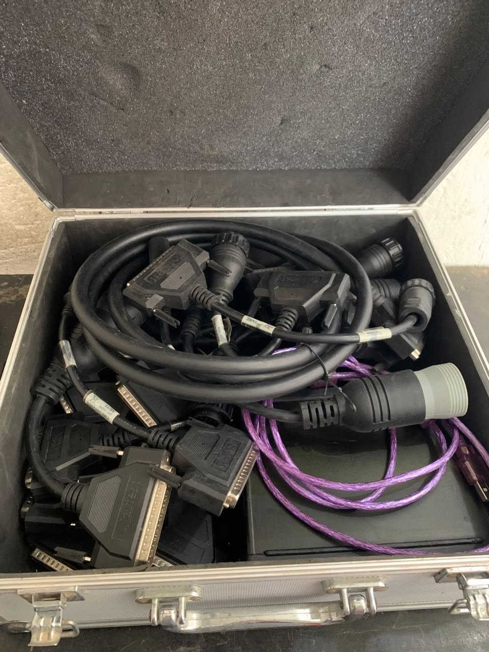 السلام عليكم جهاز جلتيست صيني مع حاسبة بناسونيك. مدرعه CF-52 للبيع مع كل ملحقاته 💻 ***********
