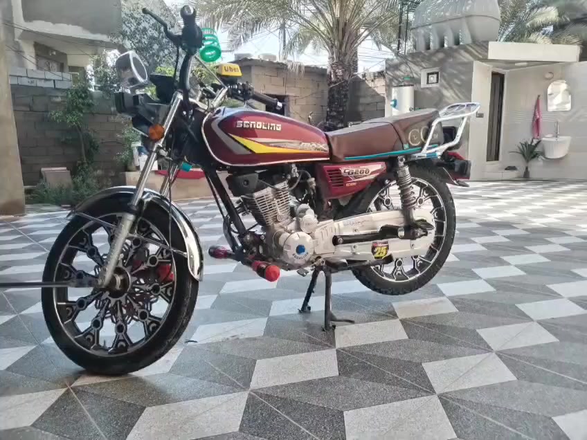 السلام عليكم دراجه سيفان مديل 25بصمه باب أول للبيع عنوان ديالى بعقوبة الاتصال ***********السعر دراجه 750
