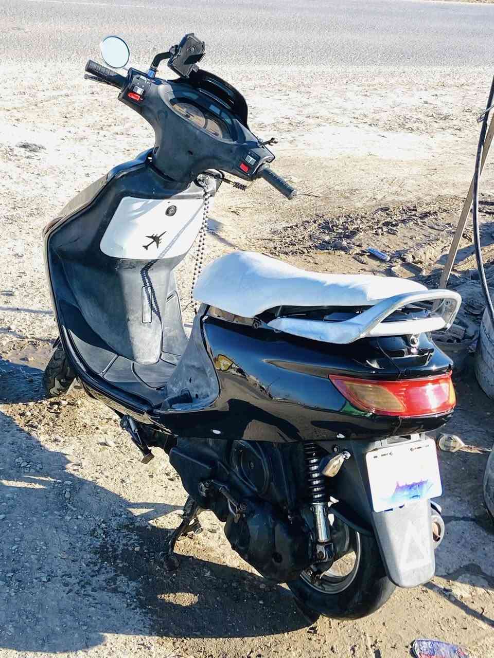 دراجه فراشه كامله كله شغال (مفتوحه مره وحده )
ب٤٥٠ وبيه مجال مكاني دوانيه دغاره 
***********
