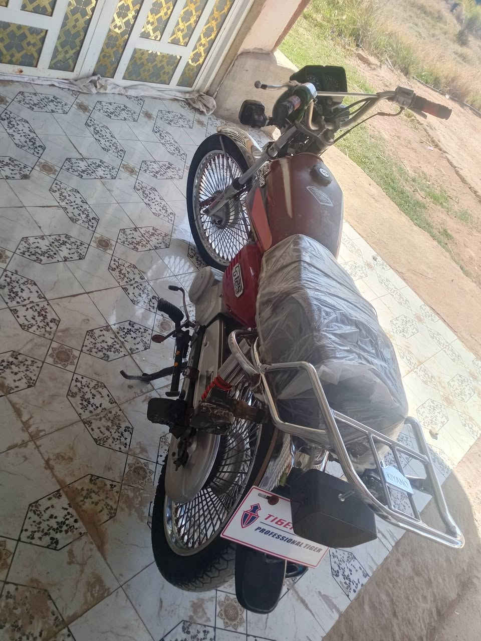 سلام عليكم للبيع دراجه اوراق صولي موديل 2021 مابيهه اينقص فقط بس صوت بصيط بل دشلي سعر 350بيهه مجال مكاني بابل شوملي رقم***********
