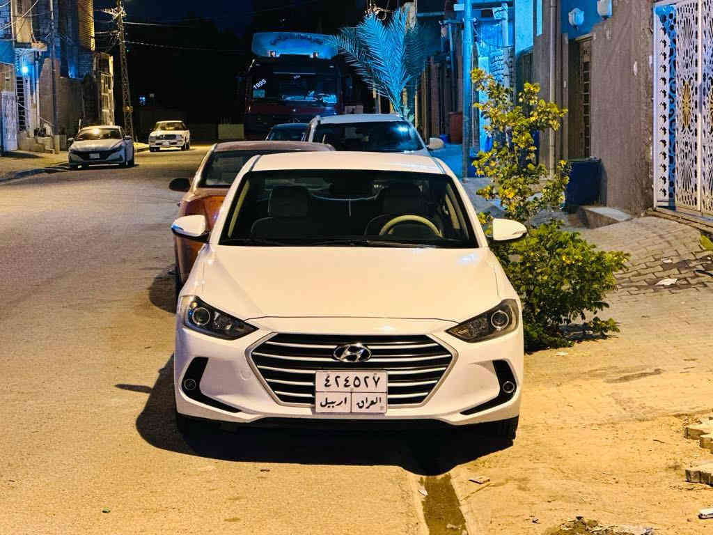 س . ع 
النترا 2017 خليجي رقم اربيل كفاله عامه عدا بارد شبرين بين الباب والجاملغ الامامي الايمن محرك 1600 خييير من الله شاشة تحكمات حدادية باتري جديد اربع دسك تبريد مانع انزلاق السعر 143 وبيها مجال للشراي ، علما انه السيارة مال جناي وواكفه من الصبح لليل .

للتواصل ***********
مكاني نجف حي ميسان بغداد
