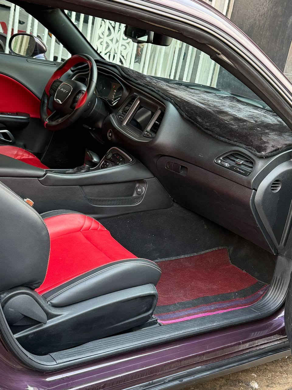 سلام عليكم جالنجر موديل 22 GT max مواصفات كشن كهرباءي تدفءه وتبريد تحكم شاشه وتحكم عادي نظام السبورت تراك وعادي صوت الطرب بلادي الحجرات الصالنصه مرفوع منها قليل سعرها 195 وبيها مجال واتساب***********
