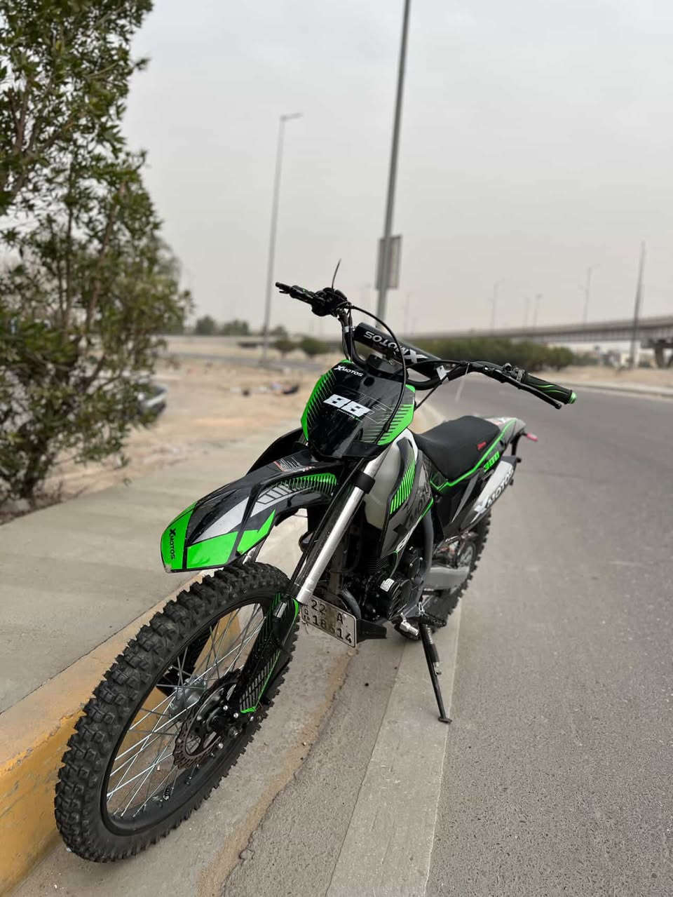 السلام عليكم قفاز xموتل دراجه صارله سبوعين من نازله من المعرض دراجه نضيفه دراجه جديده وقويه حجم  300c
السعر 2500وبيه مجال  مرقمه اربيل  المكان بغداد الجديده النعيريه قرب جبار ابو الشربت 
الرقم للاستفسار ***********
