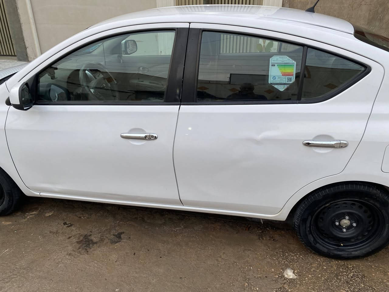 السلام عليكم للبيع سيارة نيسان صني هندي مديل 2022 أربيل بيهة بارد بل جاملغ وباب شي بسيط السعر ١١٣ لاتصال ***********
