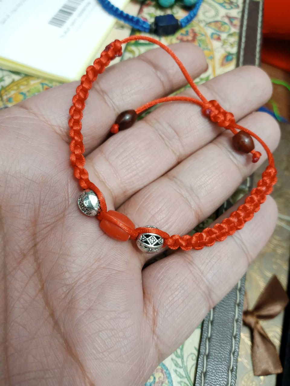 سوارات رجالي نسائي سعر القطعة ٤ ألاف دينار وسعر الزوج ٧ ألاف دينار....واذا كلهن السعر حلو 
خاص واتساب ***********
