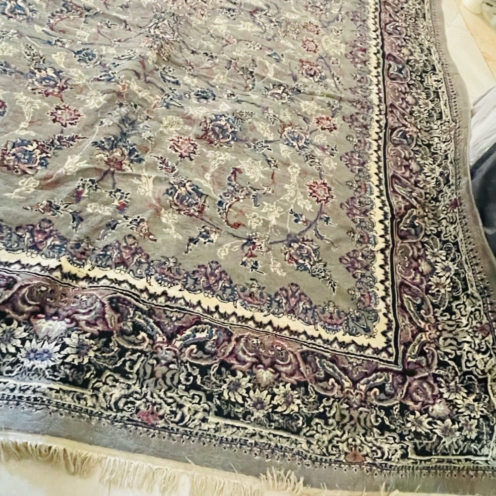 زوليه نضيفه للبيع استعمال قليل نضافه ٩٥٪؜ مكاني البصره المعقل لايوجود توصيل سعر ٦٠ الف