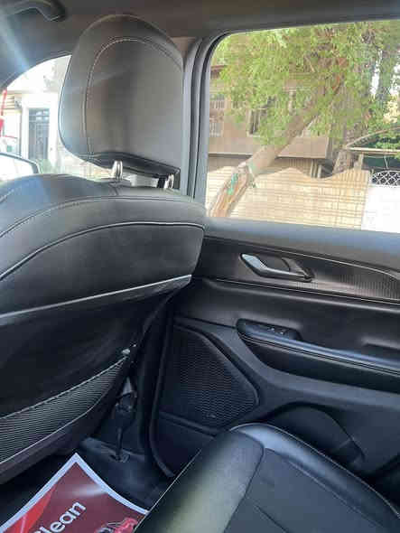 السلام عليكم 
جيب  كراند شيروكي اللون ماروني 2024 

الحادث موجود بالمنشور قبغ جنطه ومبدل نفس اللون 

السيارة يعني مابيها صبغ

مغلقة ppf بالكامل مع القمارة ضمان 10 سنوات ب12 ورقة 

الوصل موجود مال ضمان

نشرة داخلية led اصلية ب200 دولار  

السيارة تو ويل 

رادار امامي

كشنات تدفئة

ستيرن تدفئة

جلد كنتاره

اوتو بريك 

نقاط عمية

اشاير بالمري وبعد بيها مواصفات

السيارة جديدة كلش برغي مابيها نقص 

هزة ورقم جديد بأسمي تحويل ثاني يوم 

ماشية 23 الف كيلو  

السعر 35,000$ وبيها مجال بسيط

مكاني بغداد البنوك 

*********** محمد
