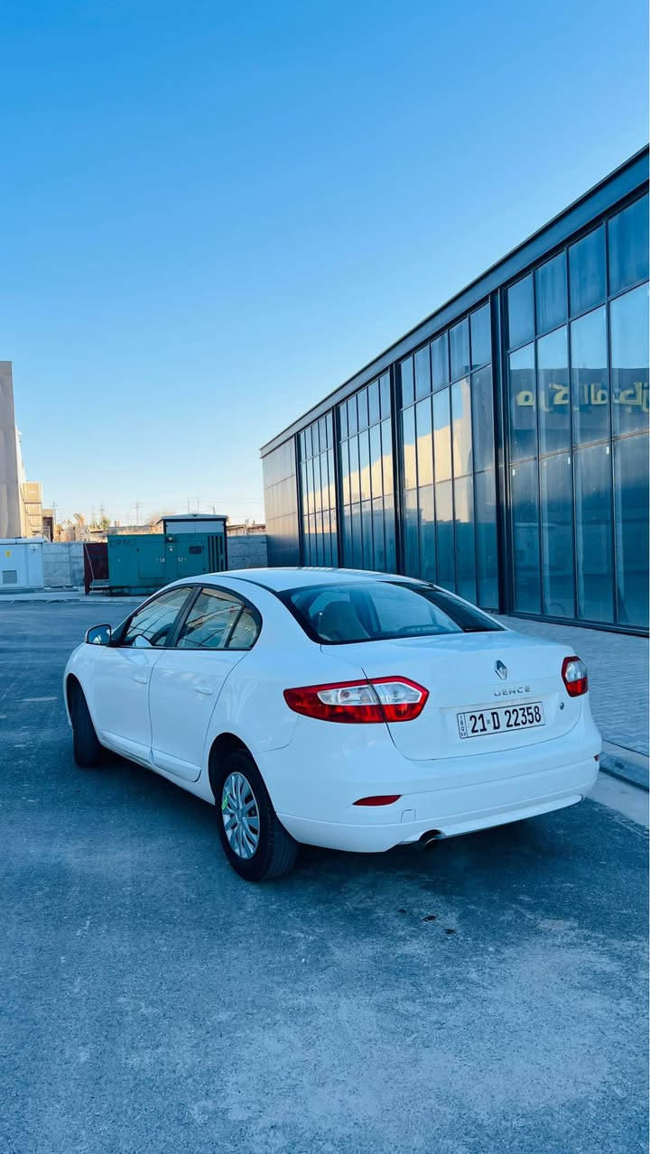 renault fluence 2015 کۆری نەک تورکی سفری ئێێرەیە سەیارەکە ماشاللە لۆک لۆک ١٠٧هەزار ڕۆشتوە هەموو گیانی بەشەرت هیچ هیچ پێوە نییە زۆر زۆر جوانە سەیەرەکە کلینە 
ڕەقەمو سەنەو تازەیە تا ٢٠٢٨ بەشەرتی تەحویل غەرامە بەشەرتی گێڕ و مەکینە 
داوای 88 وەرەقە و مەجالی لێ ئەکەم 
*********** السليمانية, العراق
