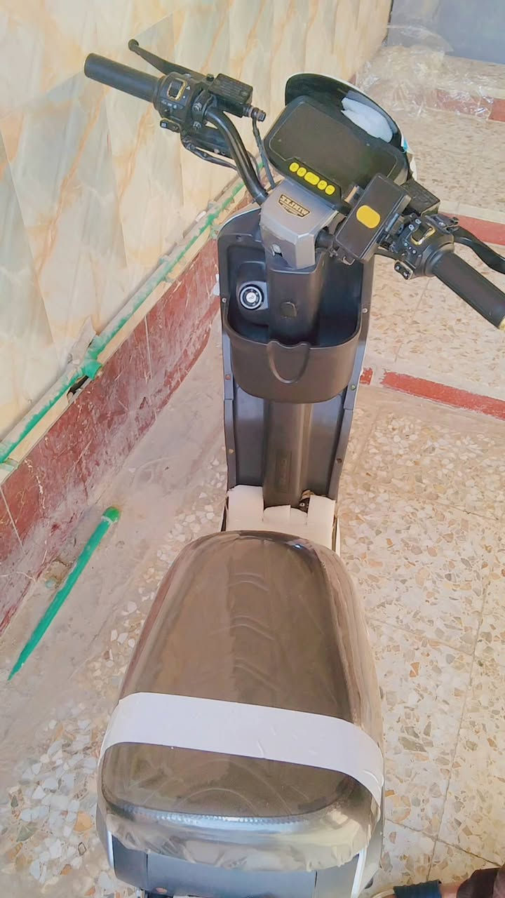 سلام عليكم R9 مديل 26جديده فوول مسجل كلشي شغال سرعه 109حلو شحنه سعر 440وبيه مجال مكاني زبير هاذه رقمي  ***********
