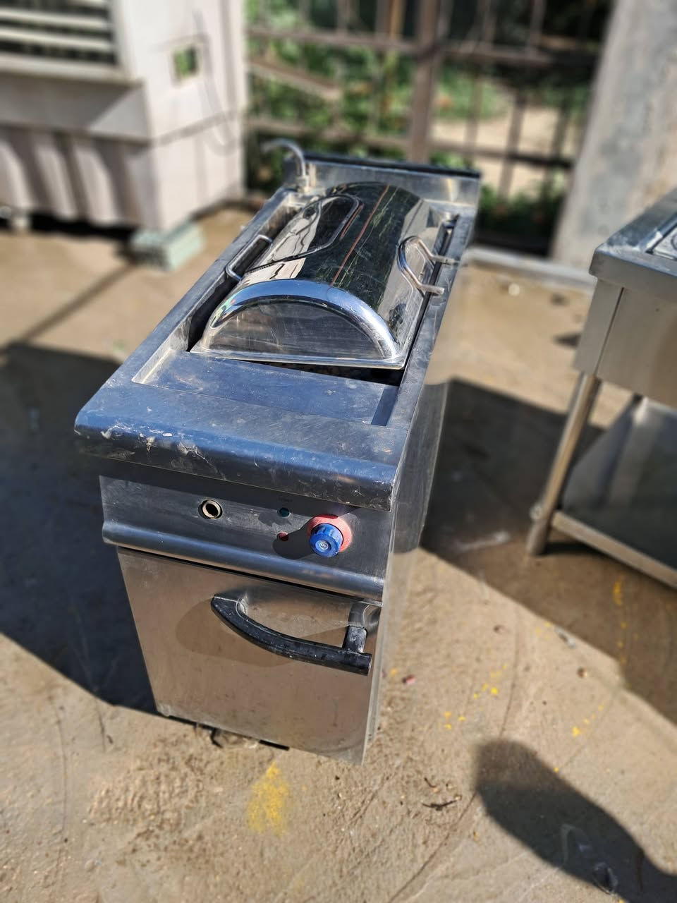 اغرض للبيع بغداد زعفرانيه***********
