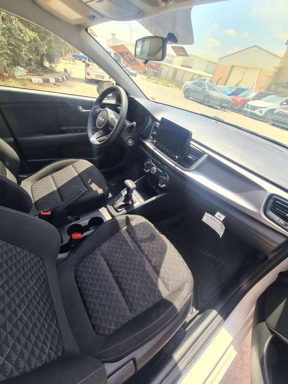 السلام عليكم 
🚗 للبيع – كيا ريو 2022 🚗
🔹 الموديل: 2022
🔹 اللون: أبيض
🔹 العداد: 38 ألف كم
🔹 التسجيل: ديالى (جديد)
✅ السيارة جديدة ونظيفة جداً
✅ بدون صبغ أو تبديل نهائياً
✅ فقط بارد أسفل الحوض (مذكور بكل أمانة)
❌ الدعامية غير مصبوغة
💰 السعر: 14,000 دولار
📞 للتواصل: ***********
(((  ملاحظة نحن مكلفين بالنشر فقط  )))
