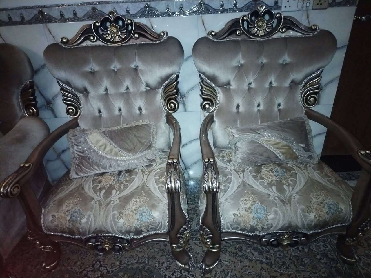 تخم قنفات تركي ضد الماء نظفي كلش ويحتوي عل 8 مقاعد السعر 800الف وبي مجال بسيط ***********
