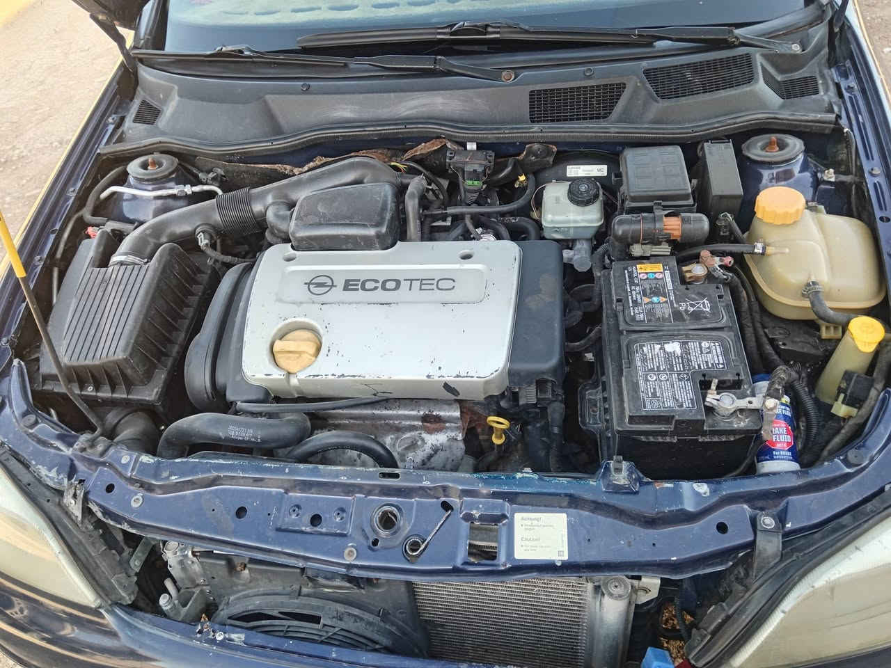 اوبل استره موديل ٢٠٠٢ بغداد رقم انكليزي تخم تاير باتري جديد صبغ احزام تبريد شغال حداديه جديده اي نقص مابيها سعر ٥٥ عنوان بابل ***********
