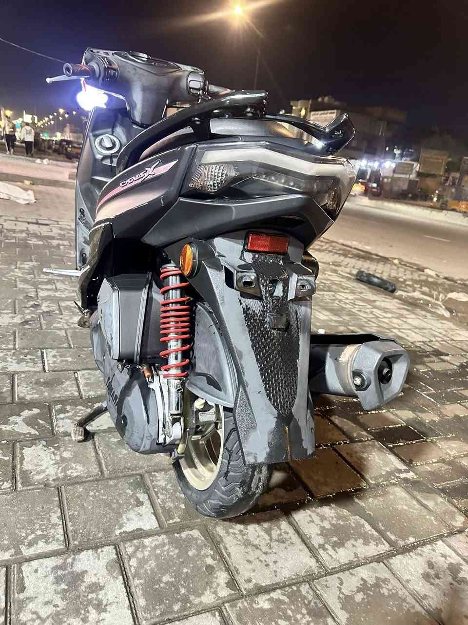 السلام عليك شباب دراجه البيع سكنس شمعه ياباني ماشيه ٦٣بغداد مدينه الصدر رفم ***********السعر ١٥ بيه مجال
