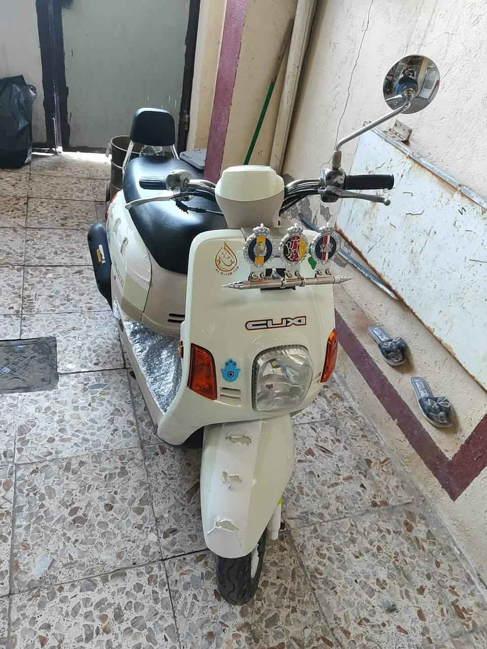 للبيع كفاله عامه ختم واحد الدراجه الميعرف سعرها ليضل يضرط سعرها مليون او ٢٠٠ او بيها مجال ***********
