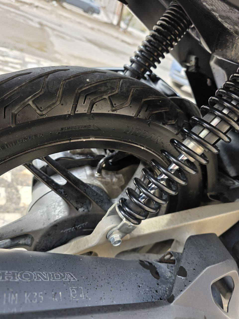 ‏السلام عليكم PCX جيل ثاني 🇯🇵 ياباني
‏مرقم بغداد مشروع وطني رقم إنكليزي تحويل ثاني يوم 

‏الدراجة  بسمي 

‏​⚙️ المحرك: 125 CC

‏​🎨 اللون: أبيض صدفي (لؤلؤي) مـمـيـز ❄️.  

‏ماشية 23 الف وبل يابان ماشية10 تالاف 

‏الدراجة اوياهة سويجات العدد 2

‏مواصفات

‏حساس ازدحام ✅

‏حساس استان ✅

‏الدراجة ورقة المزاد مالتهة وصور اليابان وتقريرهة  مالتهة موجود    

‏ 🛠️ الدراجة: مكفولة كفالة عامة من كلشي 

‏​​📍 الـمـكـان: بـغـداد 🇮🇶

‏📱 لـلـتـواصـل والإسـتـفـسـار:📞 [ *********** ]

‏
