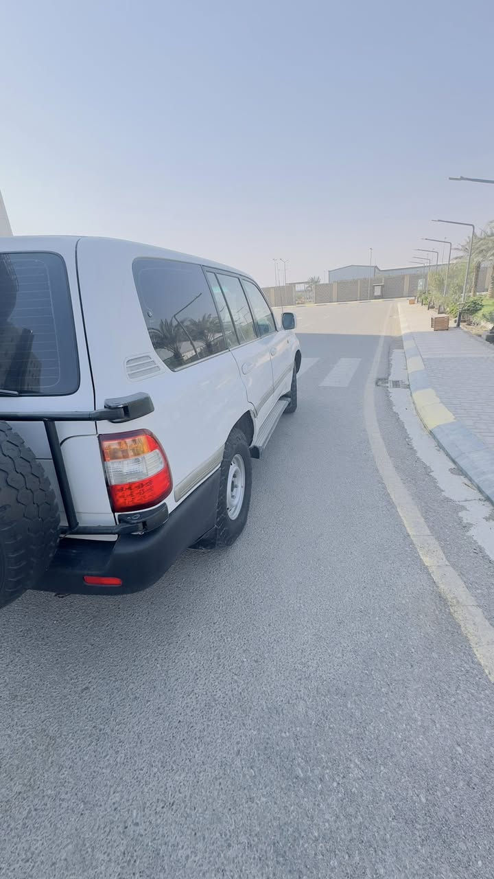 السلام عليكم تيوتا مونيكا مديل 2000 وارد قطري سياره كفاله عامه بدون صبغ بدون حادث سنوية لغايه 2030 ب اسمي سياره جاهزه بدون نواقص كير اوتو مكينه 6  سعر 140.   ***********
