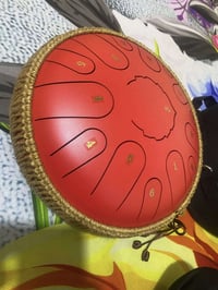 طبل لسان • آلة موسيقية • ديكور