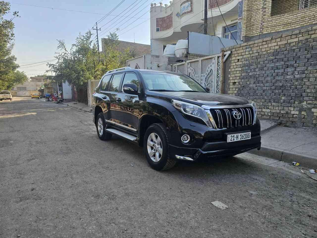 سلام عليكم عندي سياره البيع برادو موديل 2017 رقم سليمانيه سيارة فول موصفات مكفول كفاله عامه سيارة حلوه وجديده عنوان بغداد ولشراي يتصل عل رقم ***********
