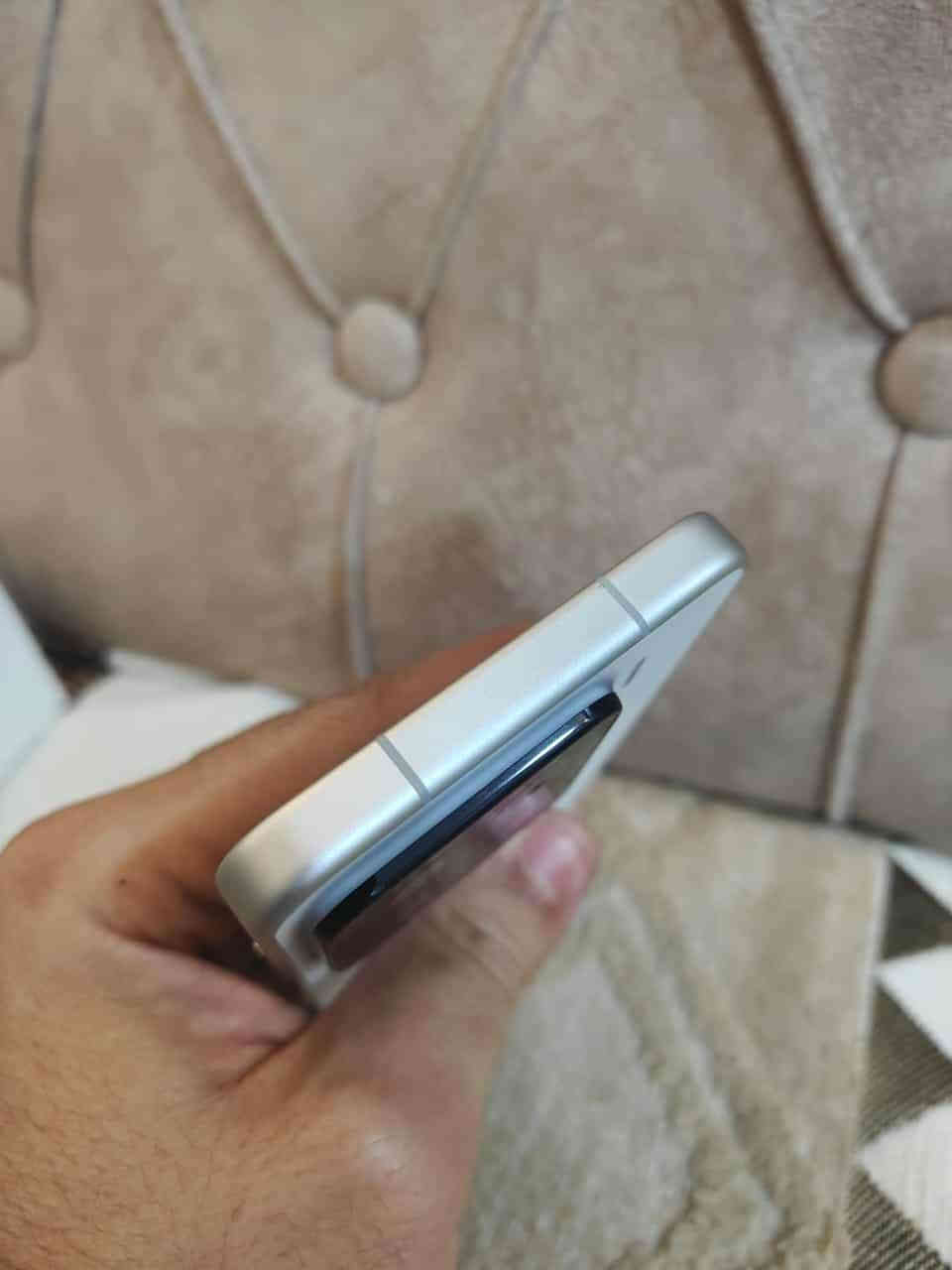 للبيع شاومي 15 النسخة العالمية لون مميز
جهاز بحالة الوكاله مستخدم قليل جدا 
الشاشة:6.36 - 120 هرتز -  LTPO OLED 1.5k
الذاكرة: 512/12
الكاميرا من لايكا 50 اساسية + 50 زوم + 50 عريضة المعالج:Snapdragon 8 Elite
البطارية:5240 - 90 واط
كامل ملحقاته
بطارية 100% 
السعر 760 وبي مجال 
مكاني نجف توصيل جميع المحافظات 
***********
