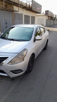 نسان سني  موديل 2016  رقم اربيل سنويه وهزة ورقم كلها جديد قبل شهر جددت...