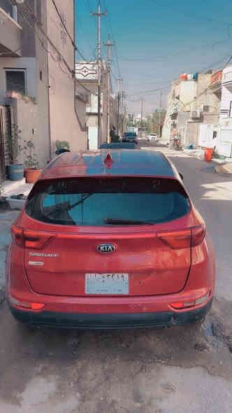 السلام عليكم مكلف بالنشر كيا سبورتج مديل 2017 لون ماروني وارد امريكي الحادث في امريكا قبق الجنطه وبالعراق صار صبغ قليل في الباب خلف السائق وخدوش بسيطه مبينه في الصور  المحرك تجفيت جديد اويل بم جديد الاستفسار الاتصال على الرقم *********** المكان بغداد السعر 130 وبيها مجال بسيط
