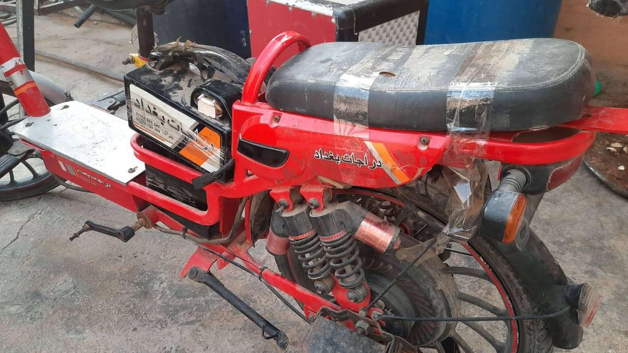 السلام عليكم ورحمة الله وبركاته دراجة شحن من نوع دراجات بغداد نضيفةوبس يراد اله غسلة بطاريات كلة جدد واصلية كلشي مو ناقصو كهربائية كلة شغالة سعرة مناسب كلش
ملاحضة دراجة 6 بطاريات 
***********
سعرة 260 الف وبي مجال
