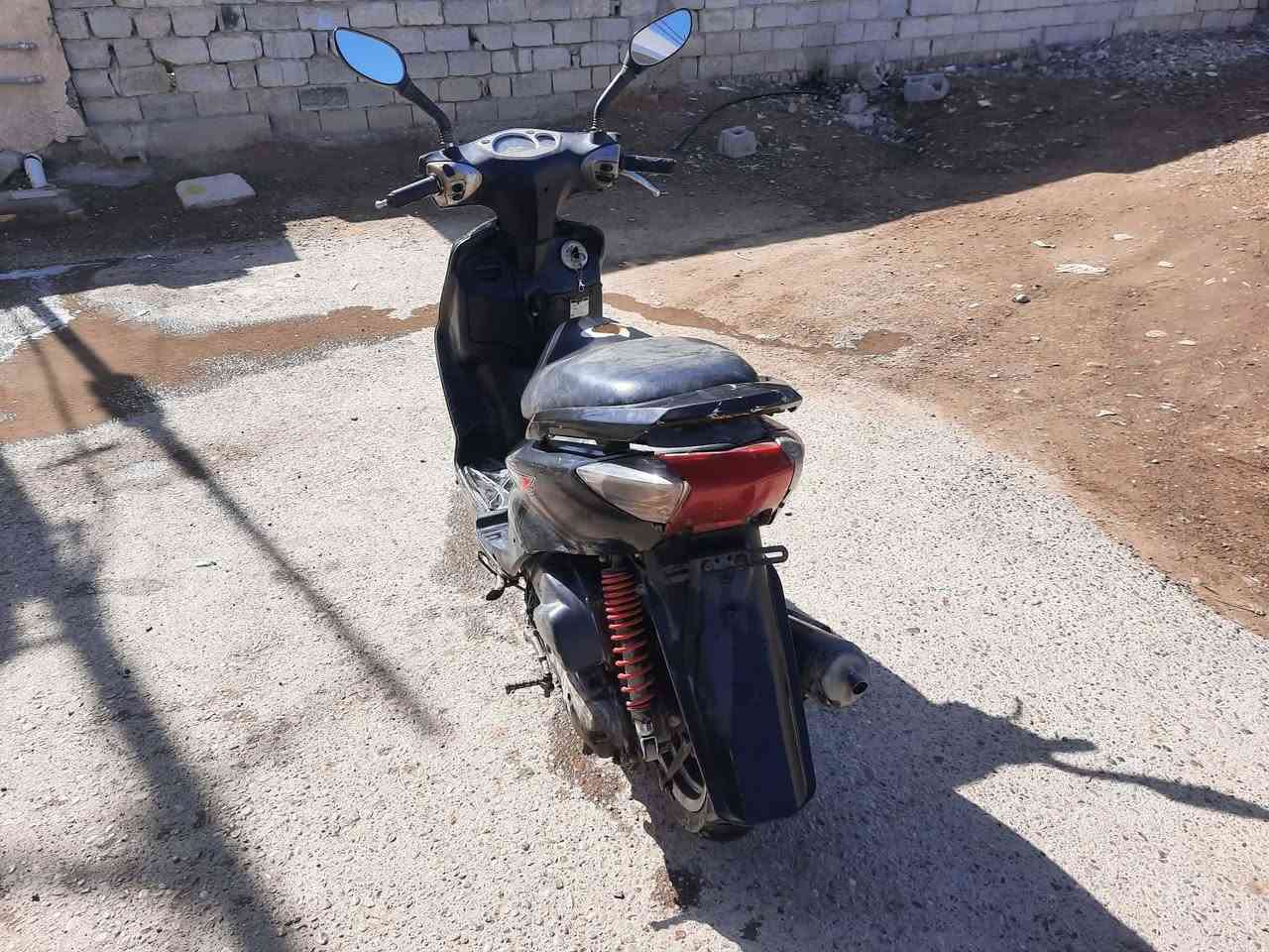 السلام عليكم دراجه سكنس نثيه دراجه مرتبه حلوه مابيه نقوصات سعر ٣٥٠.مكاني بغداد التاجي 
رقمي ***********
***********
