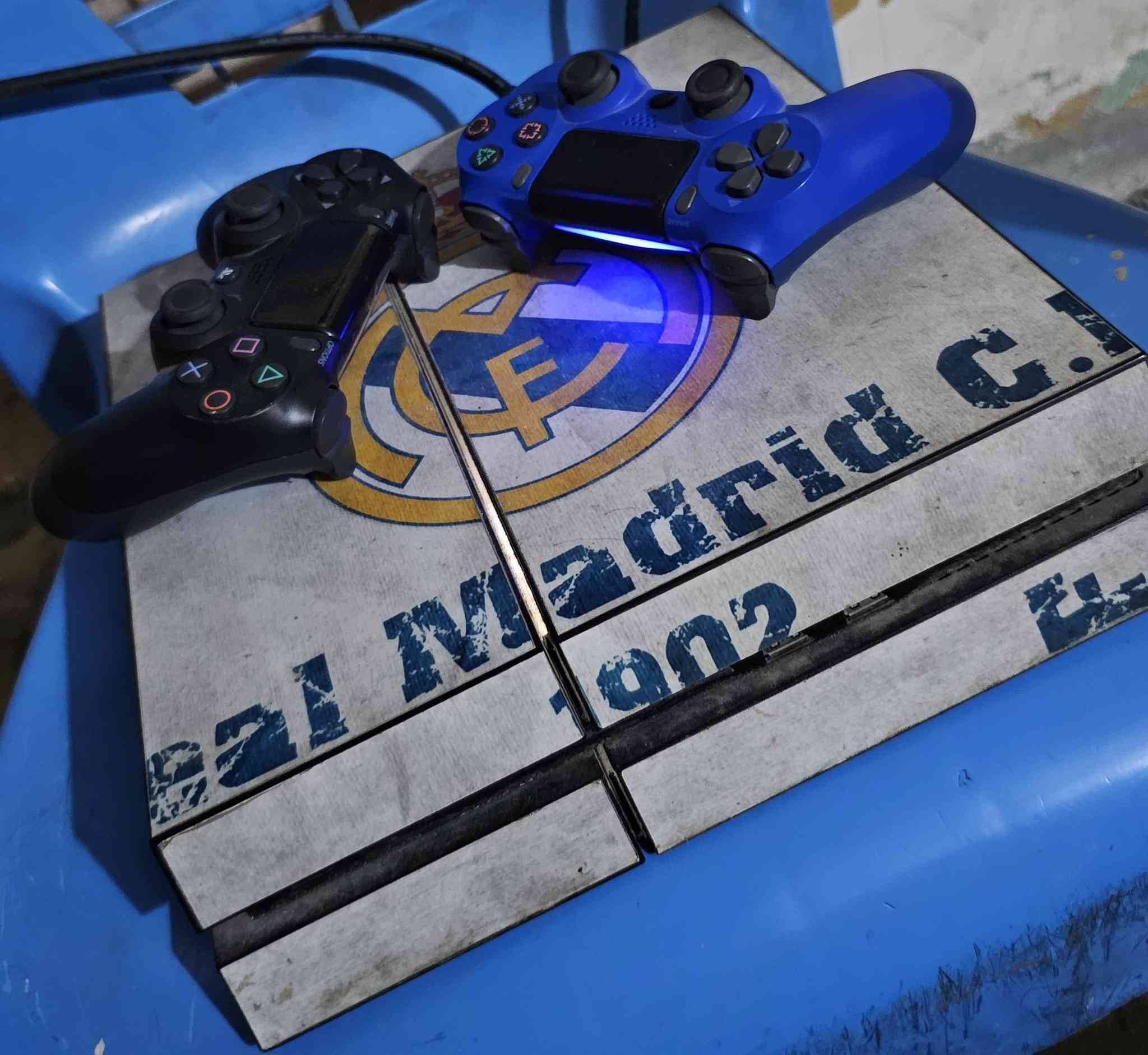 Ps4 بلي 4 مهكر 
ويا جوستك عدد 2
العاب 6
God of war 4
God of war 3
God of war 2
Days ago
Tom Ryder
Resident Evil
مثل ما موضح بالفيديو
#السعر 250 ألف مكاني الحبيبية


**إذا كنت صاحب هذا الإعلان وتريد حذفه لأي سبب، رجاءا أرسل رسالة إلى الدعم الفني**