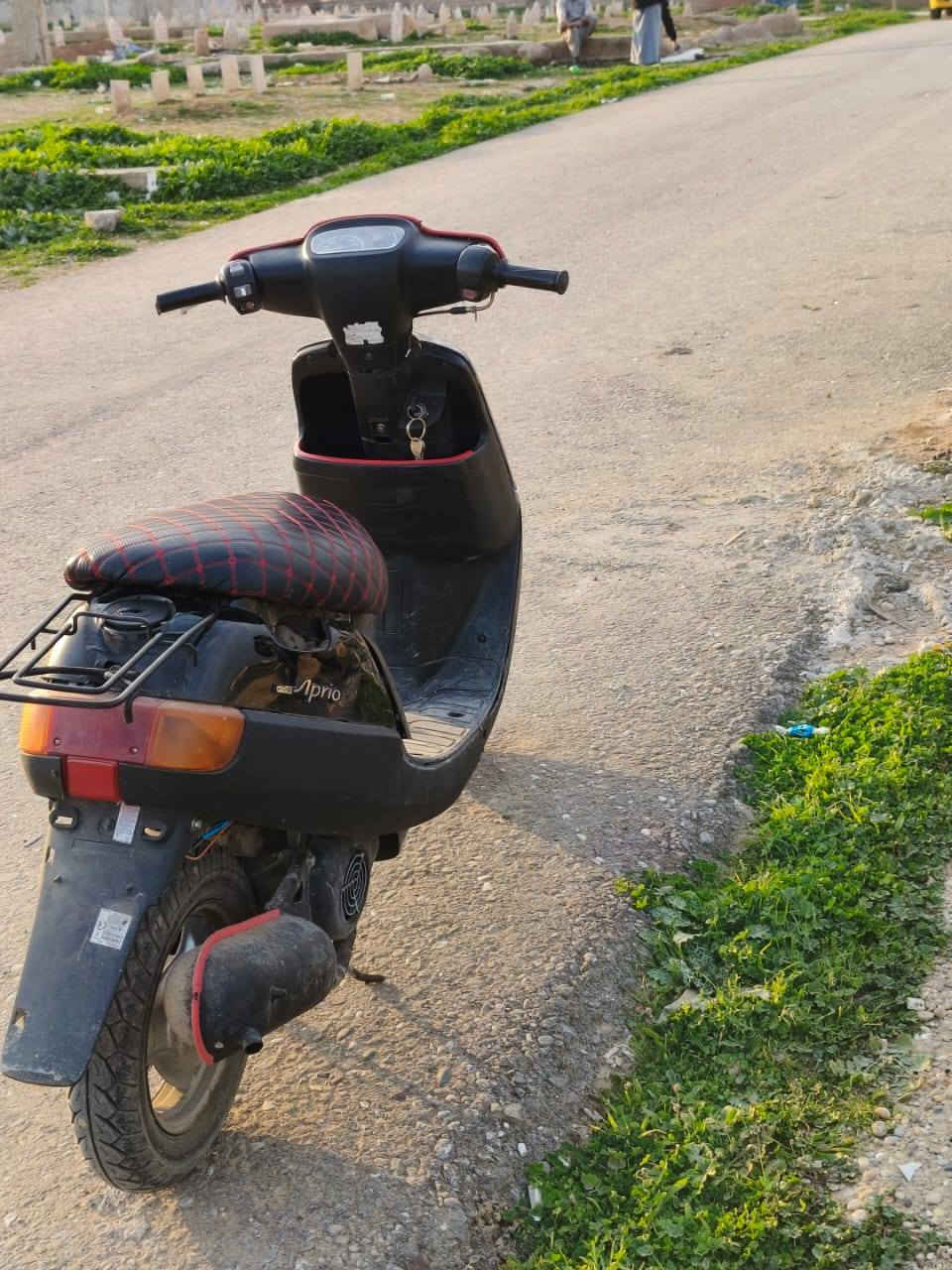 السلام عليكم ماطور بوتين تك محرك مفتوح اشاير وايرمنيه كلها شغلا سلف شغال بس يعوزو باتري ماطور شرط اول هندر يشتغل السعر 200 بي مجال لطيبين حك جيه الرقم  ***********
