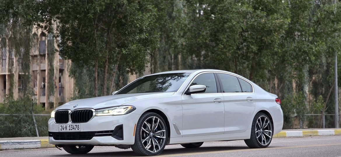 بسم الله الرحمن الرحيم
السلام عليكم حبايب 
للبيع  
Bmw 530i  
250HP
350n

 موديل 2022
بدون صبغ وحادث 
ماشيه 64mi حقيقي السياره جديده بمعنى الكلمه  
صندوق خلفي كهرباء 
كشن ميموري مع الستيرن
شفتات ستيرن 
شاشه كبيره 13”
نظام الإيمائات للشاشه تكدر تعلي وتنصي وتبدل قناة 
نظام التبريد مناخين للراكب والسائق 
 نظام مراقبة السائق عند النعاس 
نظام اوتو بريك اوتو هولد
بصمه دخول ذكي اربع أبواب 
اوتو ستوب 
فتحه سلايد روف
مري كهرباء مع إشارة لد
مرايه جانبيه والوسط نوع Auto Dim
دواخل بيجي 
4 ابواب بصمه 
ماوس للتحكم
كشنات اماميه كهرباء هيتر
 داتا شو
كاميرا خلفي 
حساسات خلفي و امامي 360 درجة 
كشنات جلد
انارة اللايت الامامي مع استدارة المقود والاشاره
نظام اللايت LED BMW 
اناره داخليه لد
بك لايت ليد 
داخل 12 لون متغير
حساس مطر اتوماتيك
أنظمة القياده 
ECO pro
Comfort
Sport 
صفر مسج 
هزه جديده 
حداديه جديده  
السعر 345$
للاستفسار 
***********
