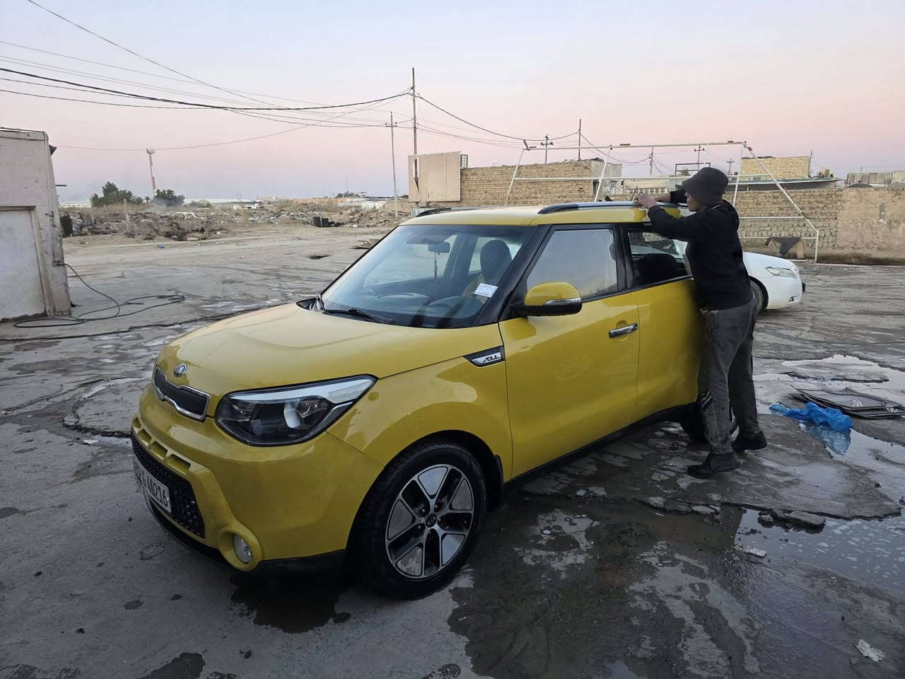 سلام عليكم صول مديل 2015  خليجي محرك 2000 دوش  مكفوله من الصبغ والتبديل شاشه  كامرة  رقم اربيل حديد سنويه ل28 السعر 113 مكاني ديوانية رقمي ***********
