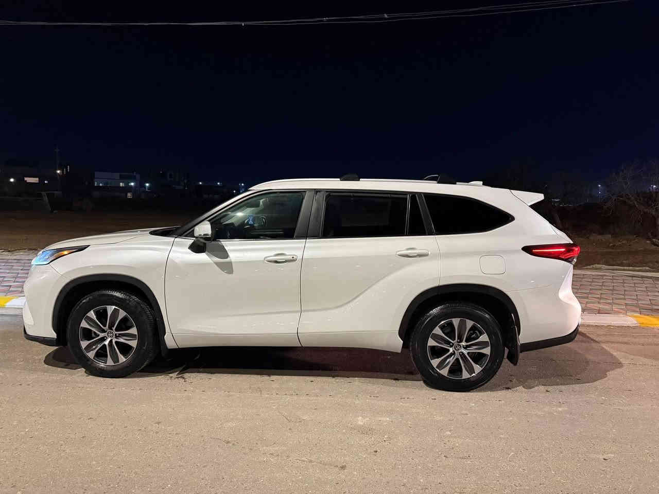 السلام عليكم ورحمة الله
للبيع 
هايلندر _ 2023  
ماشية 32
وارد امريكي
فول مواصفات 
الضرر : بنيد  
السعر : 320 و بيها مجال 
الرقم : ***********
الرقم : ***********
المكان : القائم
