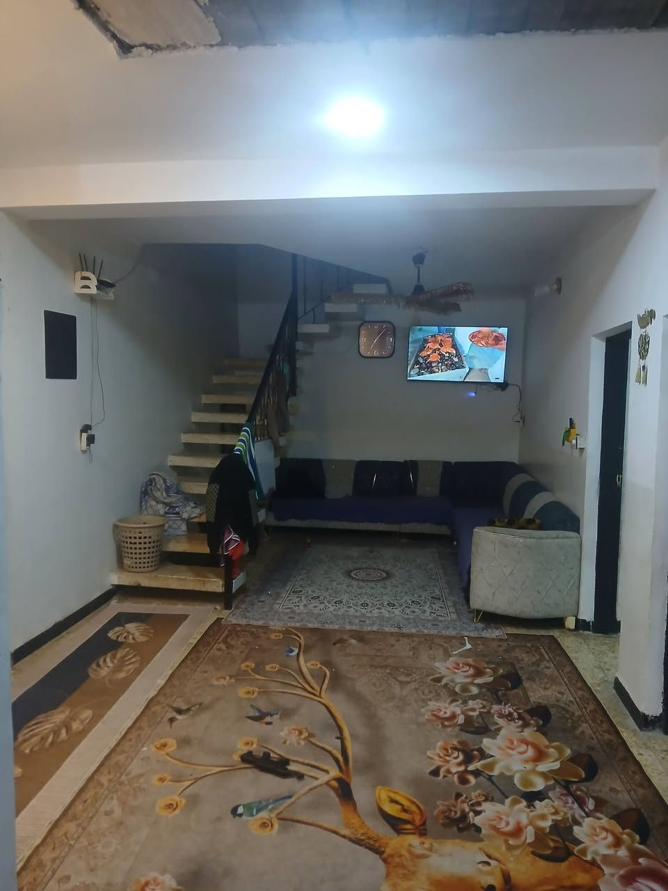 بيت ركن سياسين علا ساحه،موقعه كلش حلو،طابقين،بس صب بعده ،***********
