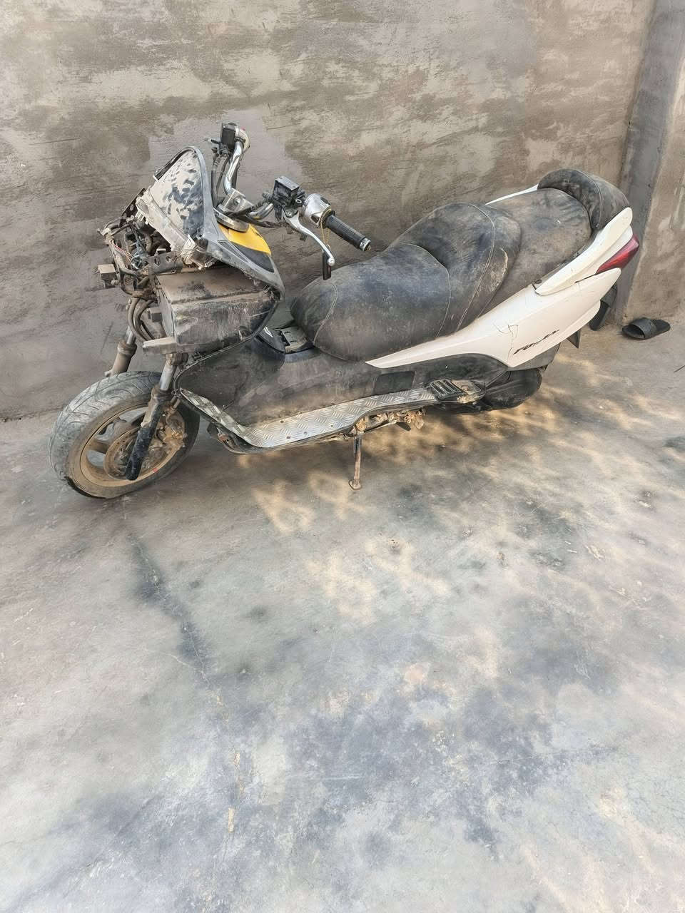 سلام عليكم دراجة صفر 80 البيع دراجة شقالة واحد ونص طبيعي السعر 200 وبيهة مجال ***********
