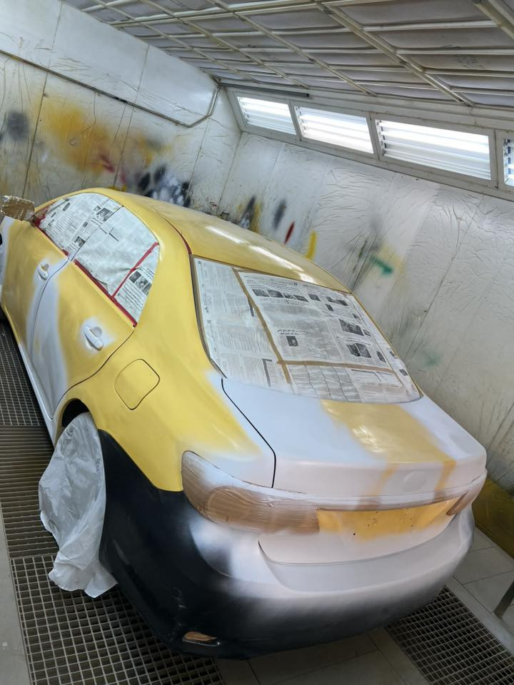 السلام عليكم  شلونكم شباب الطيبين توفر لدئ مركز ابو العبد الصباغ / نضام القسط للصبغ السيارات وبولش السيارات وكلشي يخص سيارتك حتي تبديل الدهن 
صبغ عام 
سمكره بشغل ١٠٠٪؜ ١٠٠ 
بولش عام 
صبغ قطع 
حمام ناشف ورطب 
تكحيل احترافي 
غسل مترفر 
نستقبل سياراتكم ع مدار الاسبوع كامل 
وحياكم 
عنوان /كركوك سايدين العمل الشعبي قرب اسواق زانا 
رقم الهاتف / ***********
