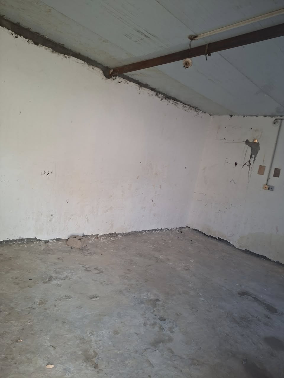 سلام عليكم بيت حواسم خلف عمرات سنيكنه مدرينه الصدر سعر خاص***********
